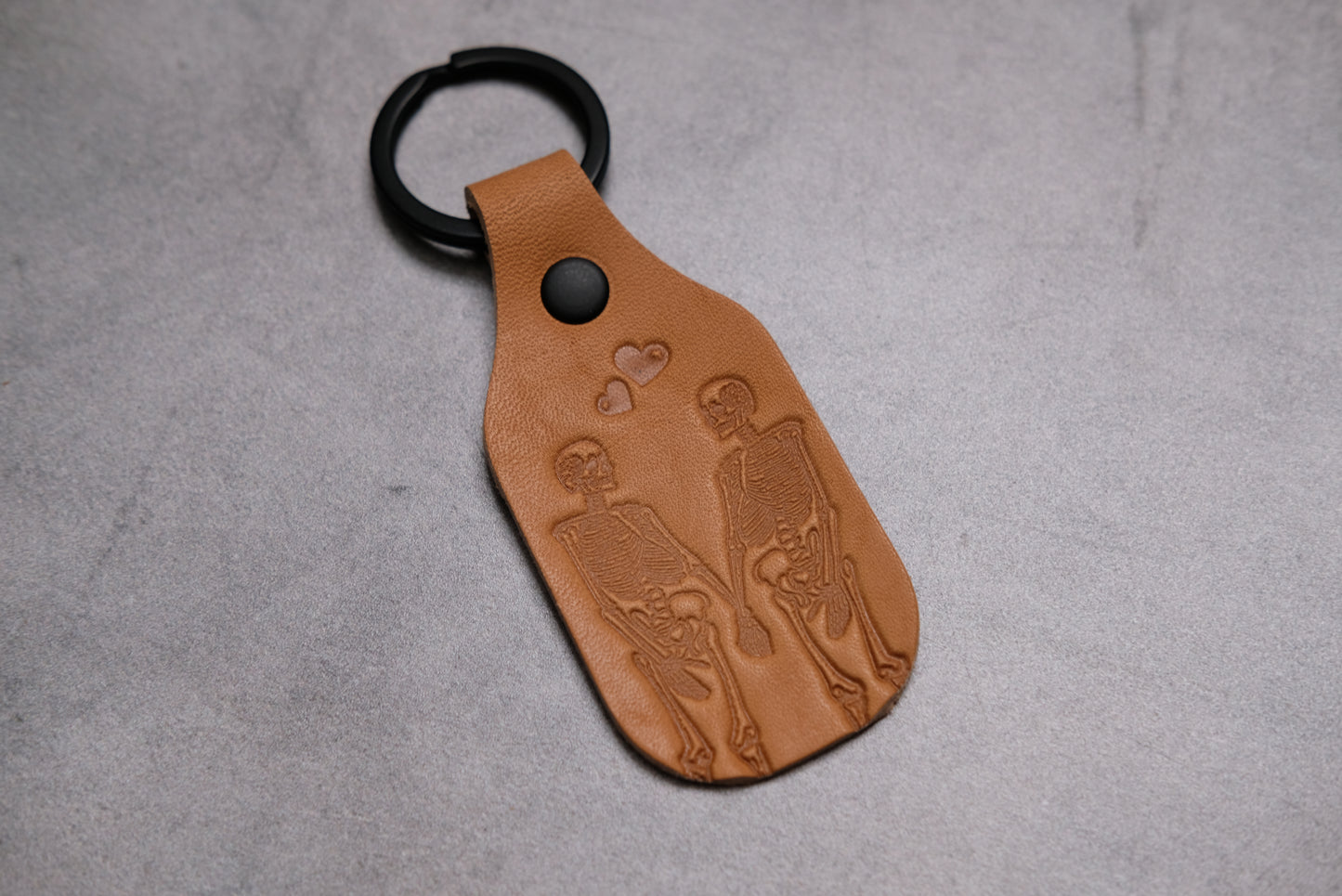 Skeleton couple holding hands - Leather Keychain