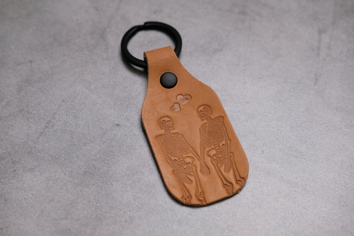 Skeleton couple holding hands - Leather Keychain