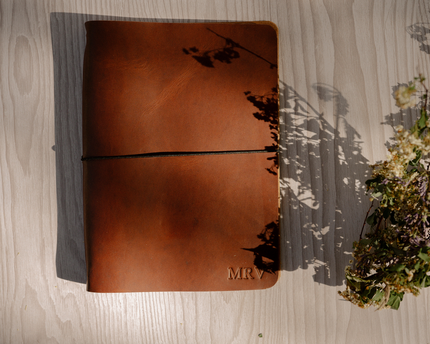 REFILLABLE Leather Notebook / Sketchbook with Elastic Closure