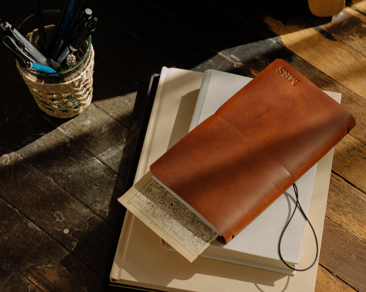 REFILLABLE Leather Notebook / Sketchbook with Elastic Closure