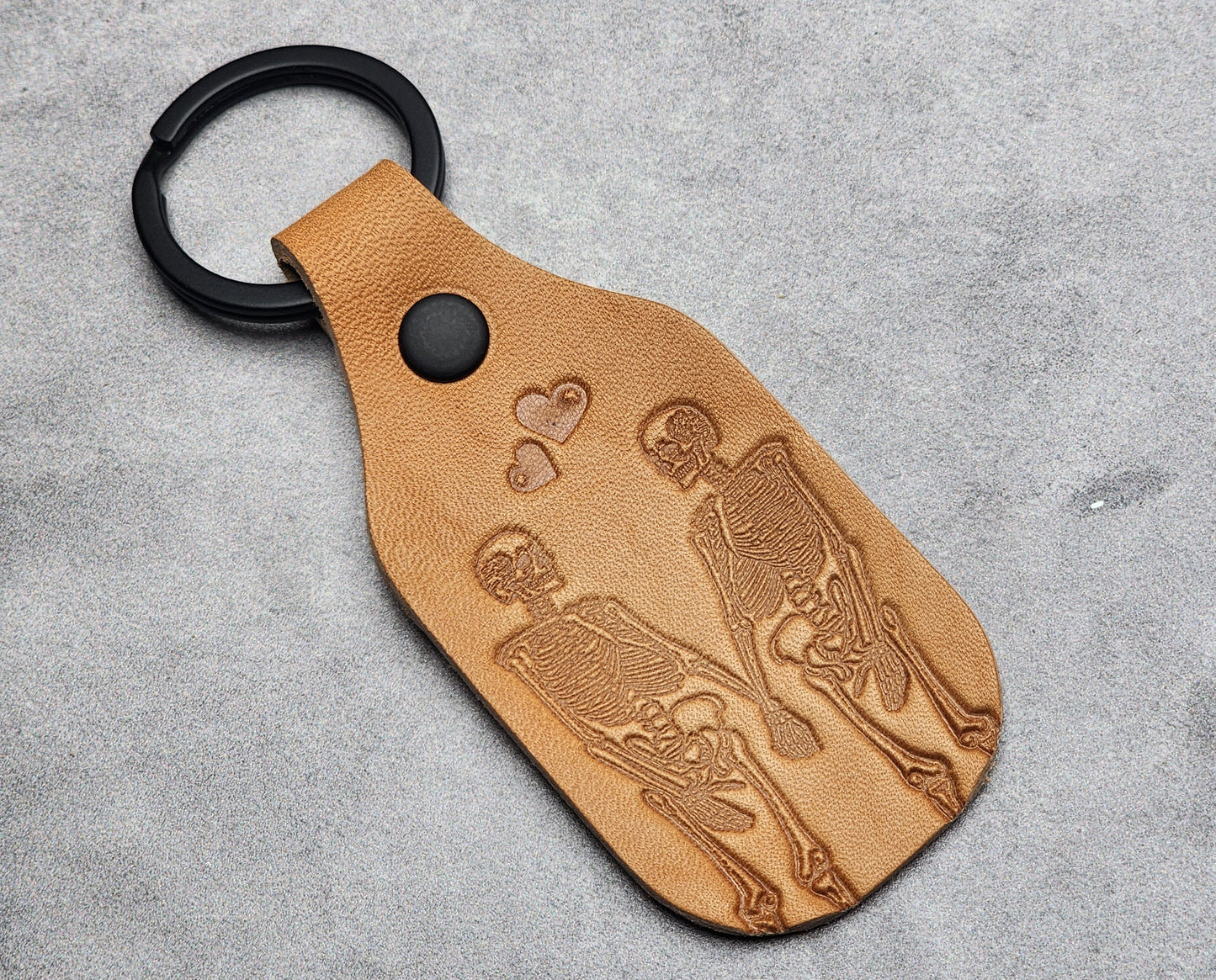 Skeleton couple holding hands - Leather Keychain